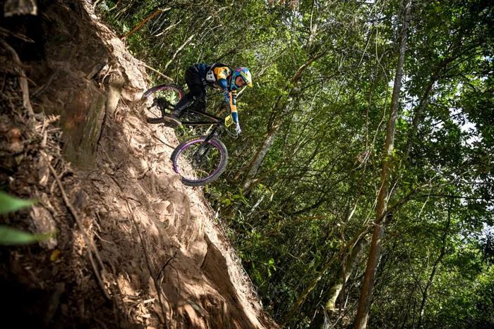 山地穿越生态挑战赛，绿色出行新时尚