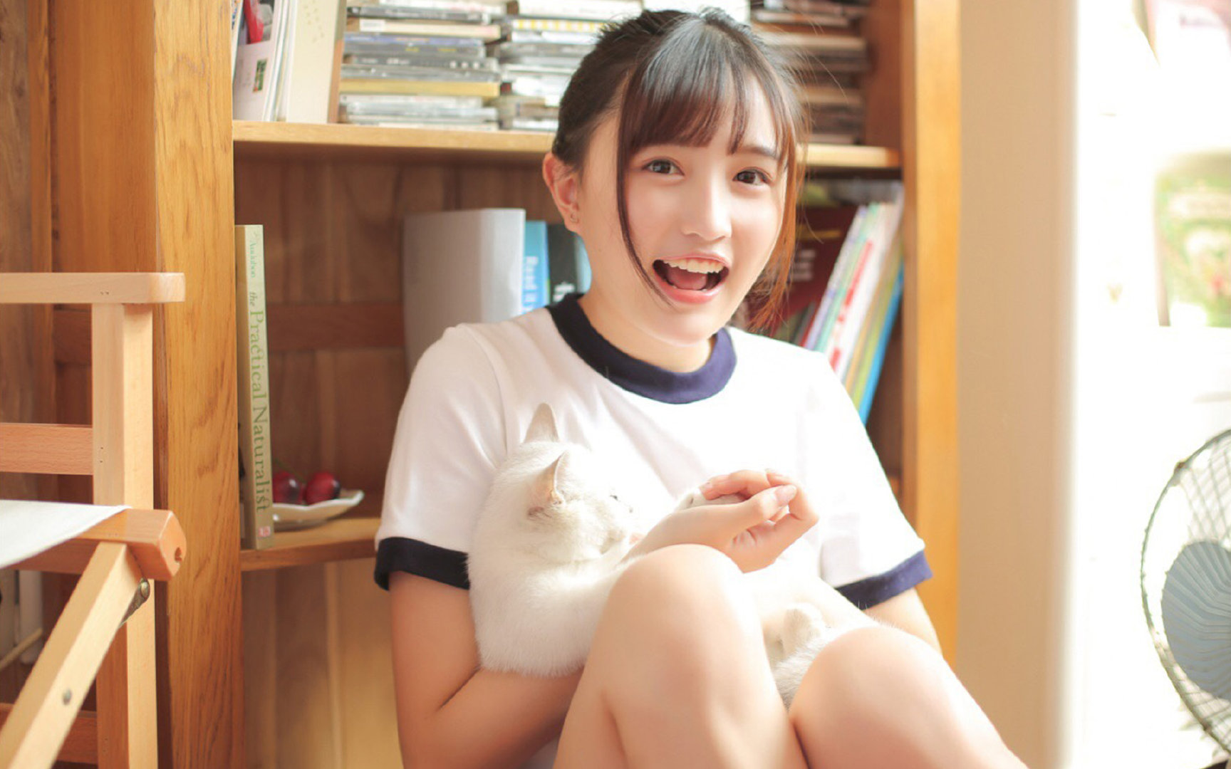 比赛现场掌声如潮,气氛火爆异常,赛场上的掌声