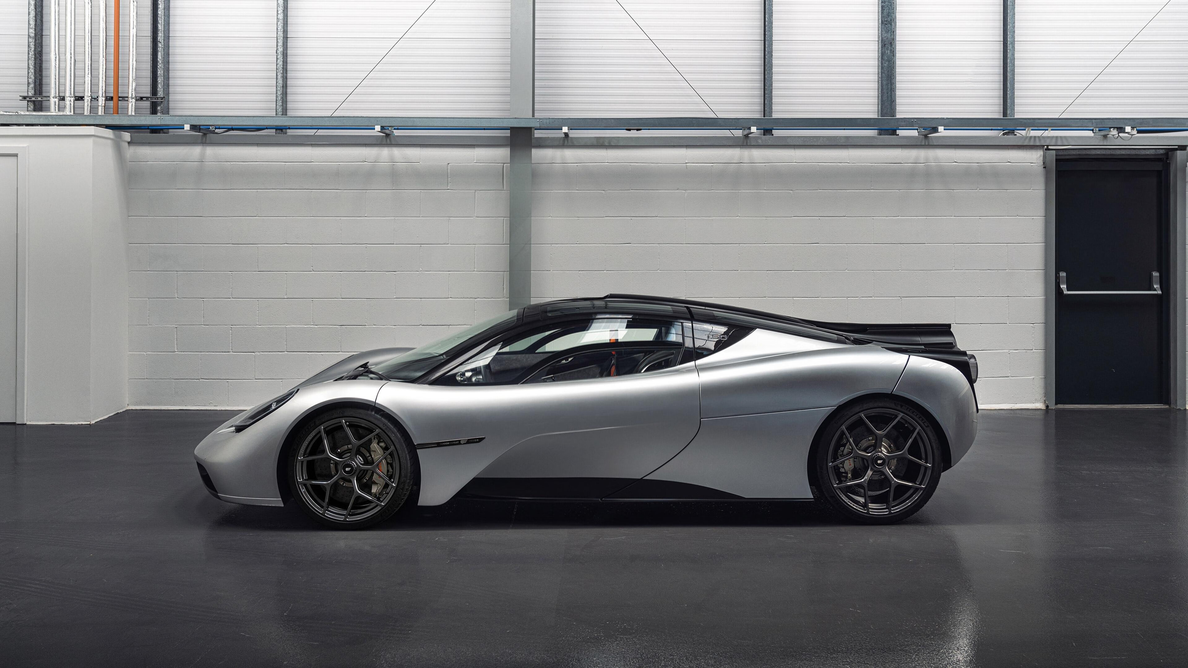 锋线球员是否参与中场组织成为常态机制，什么叫锋线球员